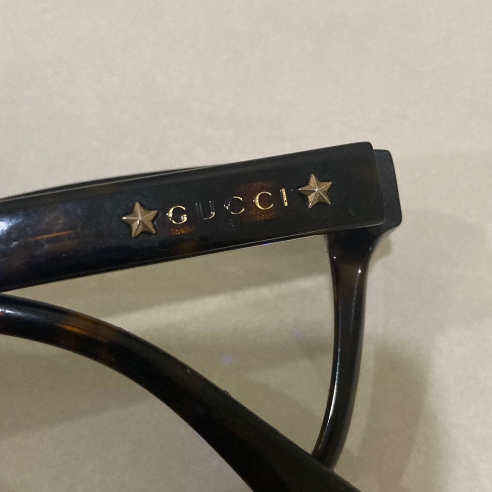 Gucci Men’s Tortoiseshell Rectangle Glasses with Gold Accents - Picture 8 of 16